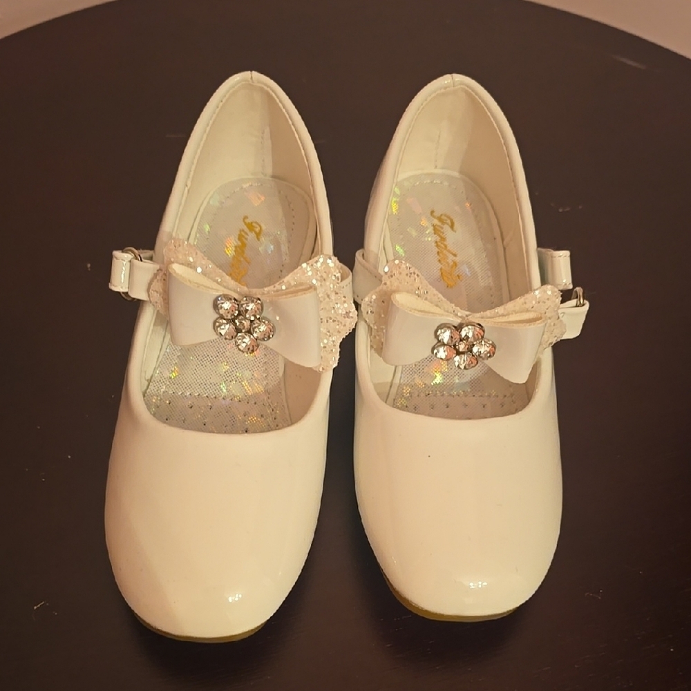 Elegant White Kids Shoes with Bow